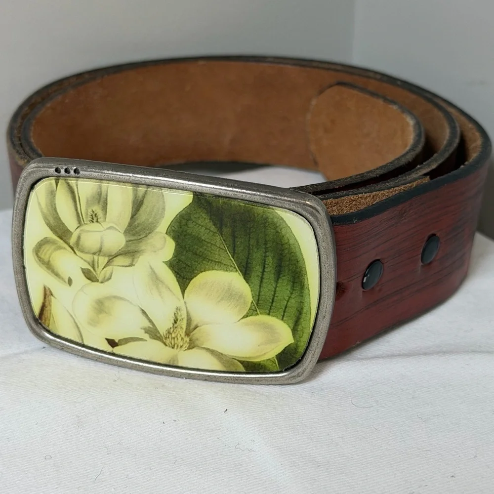 Made in USA Size 32 Genuine Saddle Leather Western Cowboy Belt with Belt Buckle